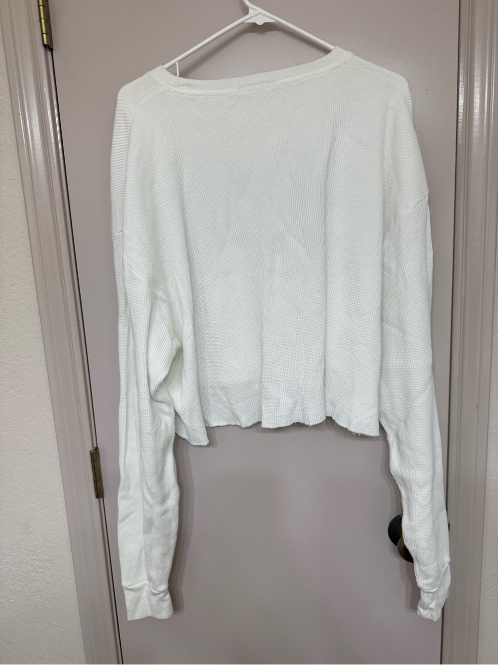 Brandy Melville White Cropped Waffle Knit 'Dallas' Pullover with Navy Lettering - Picture 2 of 3